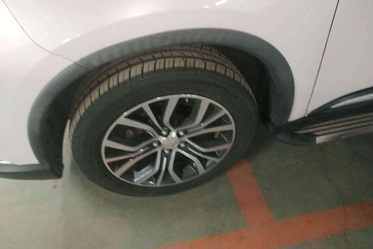 Used Mitsubishi Outlander 2018 2.0L Two-Wheel Drive Glory Edition 5 Seats
