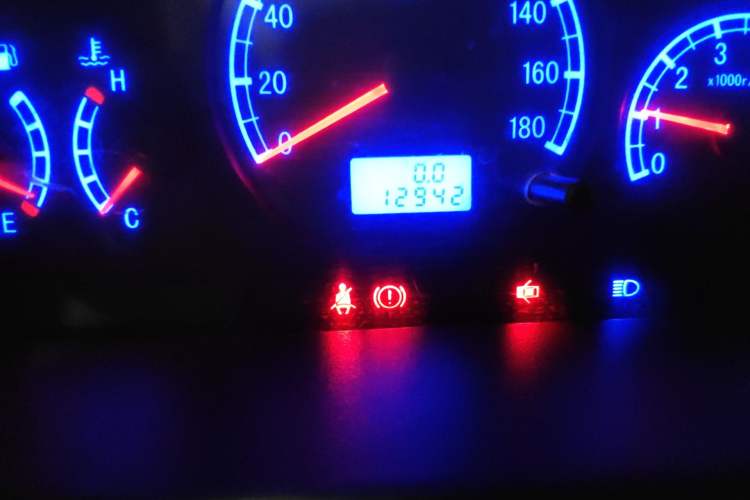 Used Baojun Lechi 2010 1.0L P-TEC Manual Superior Model Odometer Close Up