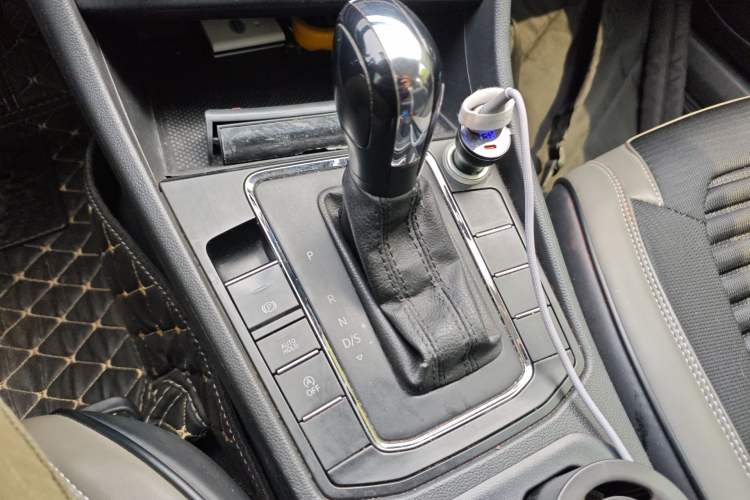 Used Volkswagen Bora 2019 1.5L Automatic Fashion Model Gear Lever