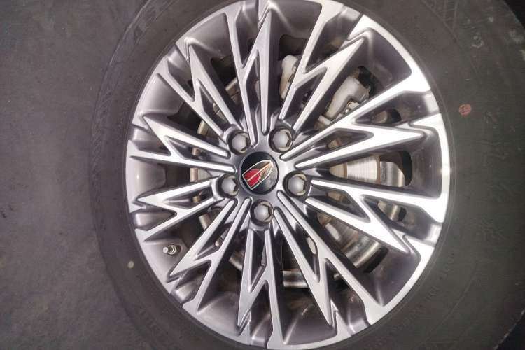 Used Hongqi H5 2023 1.5T DCT Smart Connect Flagship Edition Right Rear Wheel Hub