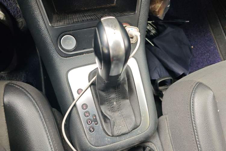 Used Volkswagen Tiguan 2015 1.8TSI Automatic Two-Wheel Drive Trend Edition Gear Lever