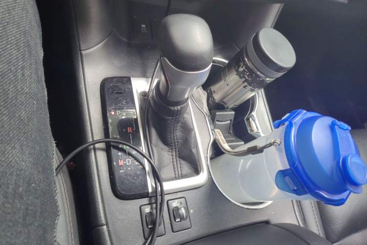 Used Toyota Highlander 2018 2.0T Four-Wheel Drive Luxury Version 7 Seats China VI Standard
