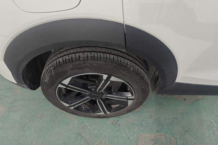 Used Lynk & Co 06 EM-P 2023 EM-P 126 Long-Range Halo Exterior 5