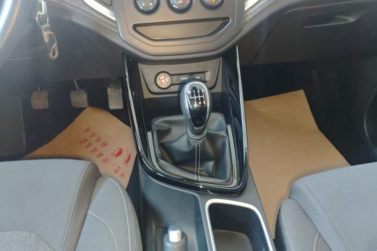 Used Baojun 530 2021 Global Car Anniversary Edition 1.5T Manual Comfort Version 7 Seats
