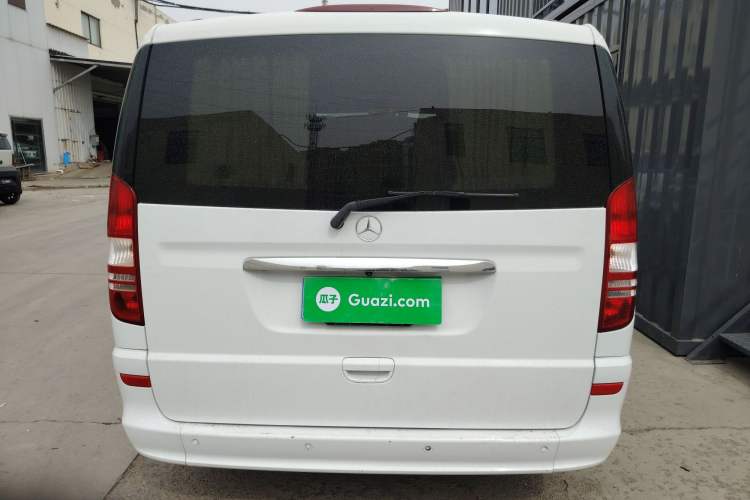 Used Mercedes-Benz Viano 2013 3.0L Comfort Edition
