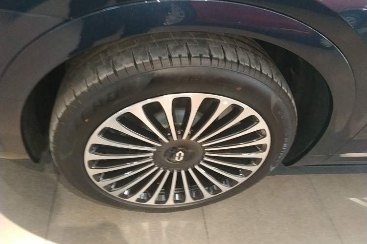 Used Hima AITO M9 2025 Extended-Range Ultra Version 52 kWh 6-Seater
