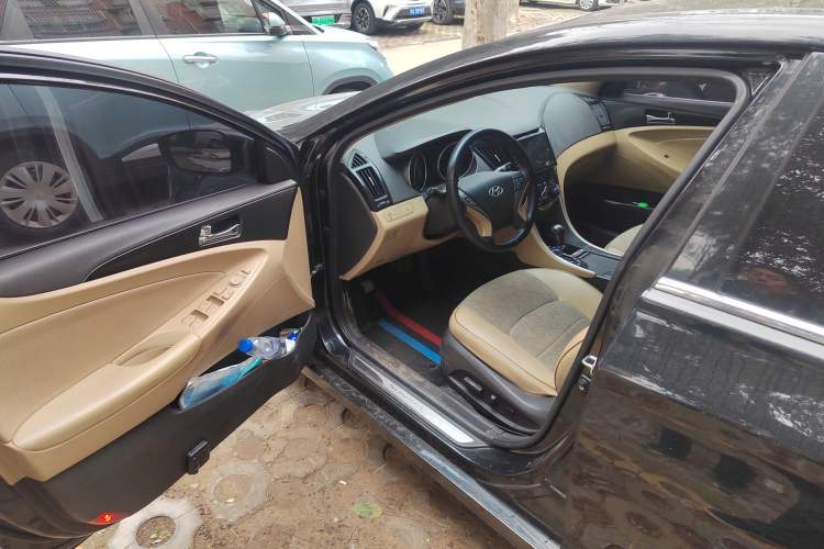 Used Hyundai Sonata 2013 2.4L Automatic Luxury Version China IV Standard
