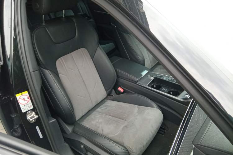 Used Audi A6L 2019 40 TFSI Luxury Dynamic Model Right Front Seat