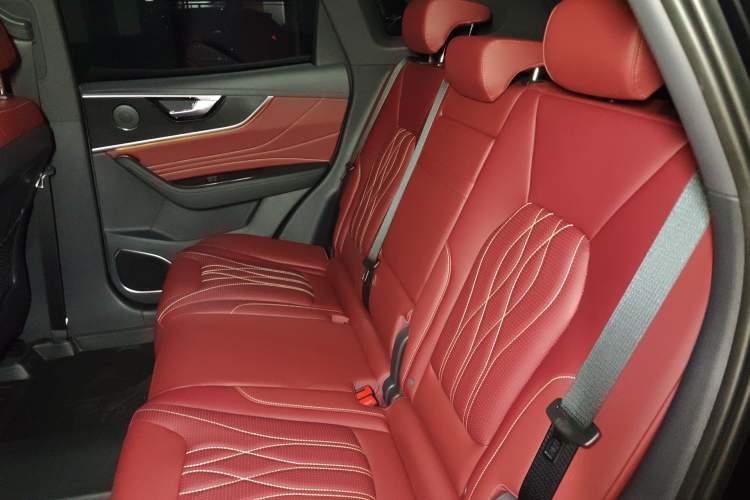 Used Hongqi HS5 2026 Model 2.0T Four-Wheel Drive Xuan Ying Edition
