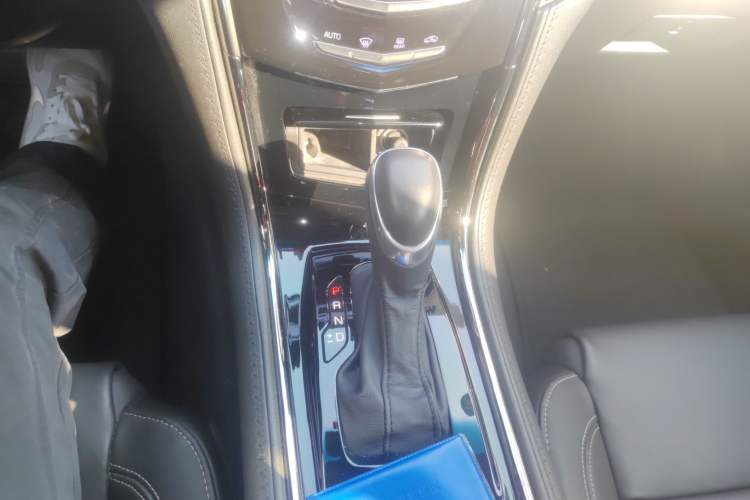 Used Cadillac ATS-L 2017 28T Fashion Edition Gear Lever