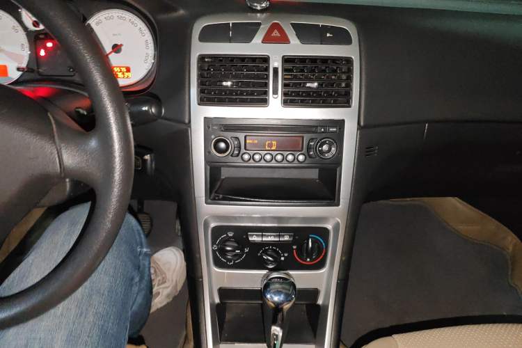 Used Peugeot 307 2010 Sedan 1.6L Automatic Comfort Edition
