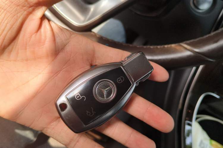 Used Mercedes-Benz GLC 2017 GLC 260 4MATIC Dynamic Edition Vehicle Key