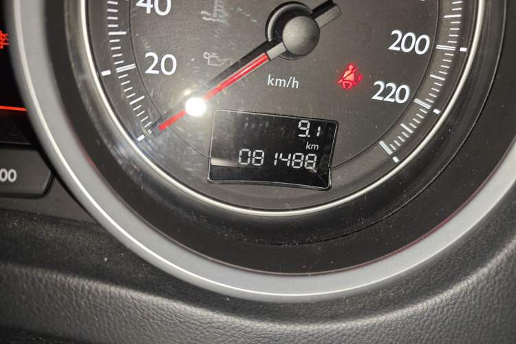 Used Peugeot 508 2015 1.6THP Automatic Prestige Edition Odometer Close Up