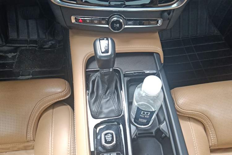 Used Volvo V90 2020 Cross Country T5 AWD Prestige Edition
