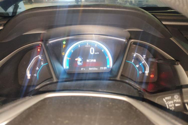 Used Honda Civic 2016 220TURBO CVT Luxury Edition
