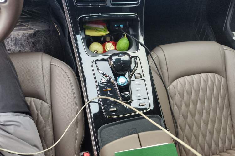 Used BYD Han 2023 DM-i Champion Edition 121KM Prestige Model Gear Lever