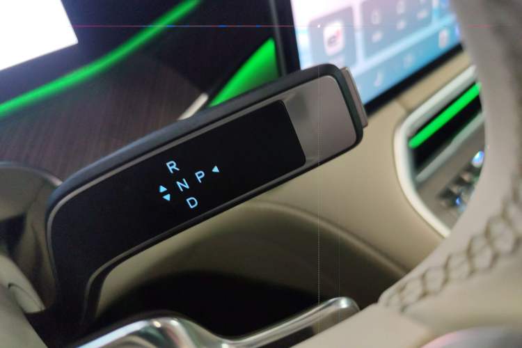 Used Denza N9 2025 Prestige Version
