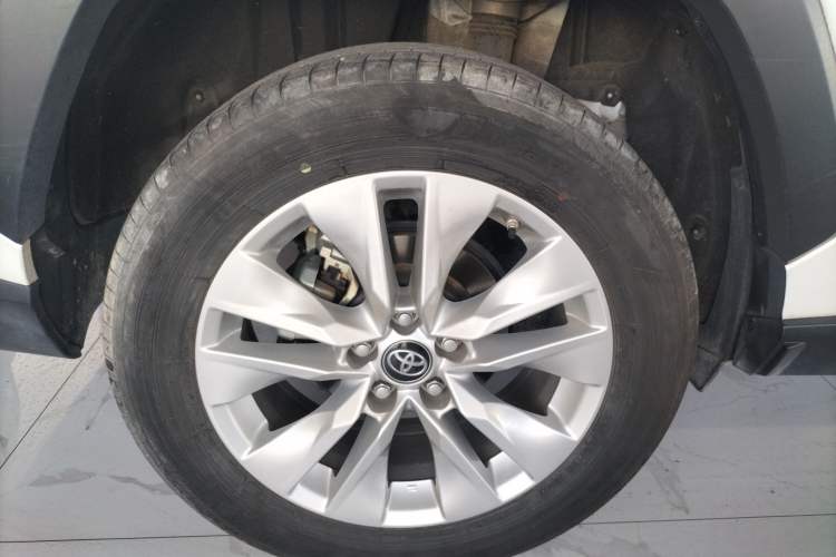 Used Toyota Wildlander 2022 Updated Version 2.0L CVT Two-Wheel Drive Leading Edition