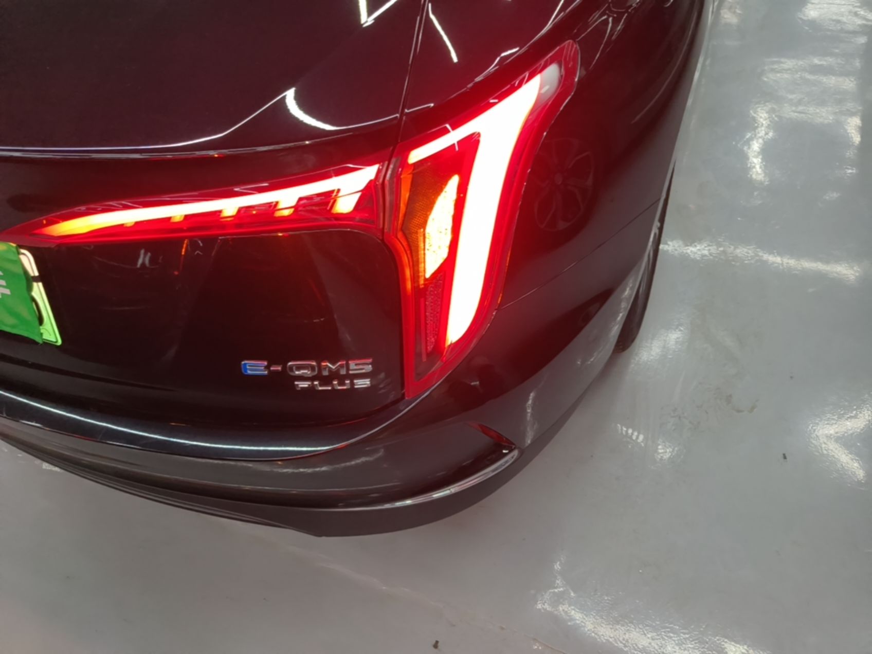 Hongqi E-QM5 2024 610 km PLUS — снимка 9