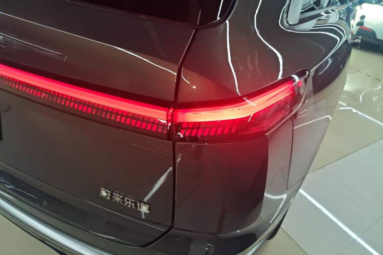 Used ONVO Luxeed L90 2025 Model—Max Six-Seater Version Right Rear Taillight