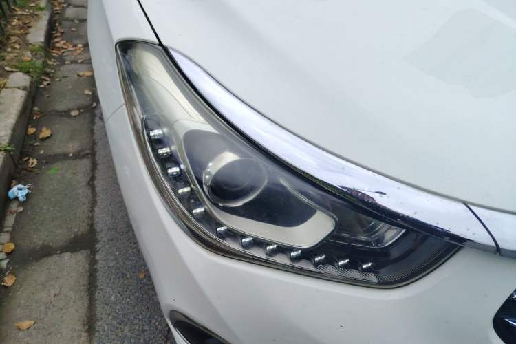 Used GAC Trumpchi GA6 2016 235T DCT Luxury Edition Right Front Headlight