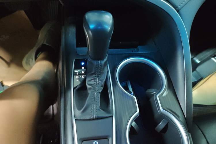 Used Toyota Camry 2023 2.0G Luxury Edition Gear Lever