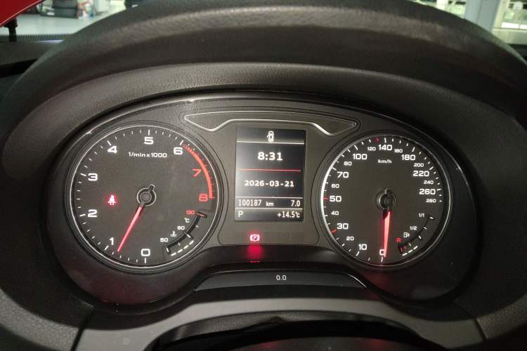 Used Audi A3 2014 Limousine 40 TFSI S line Comfort Model