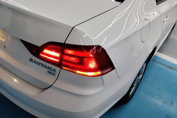 Used Volkswagen Santana 2016 1.6L Manual Fashion Edition