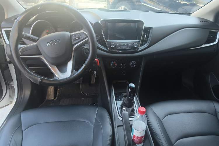 Used Chevrolet Monza 2019 Redline 320T Dual-Clutch Joyful Edition China VI Standard Center Console