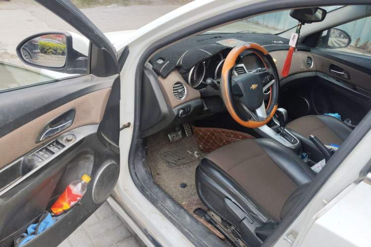 Used Chevrolet Cruze 2013 Hatchback 1.6L Automatic Luxury Model
