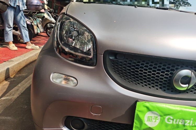 Used smart fortwo 2015 1.0L 52 kW hardtop Dynamic version Right Front Headlight