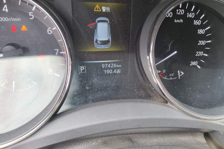 Used Nissan X-Trail 2014 2.0L CVT Comfort Edition 2WD Odometer Close Up