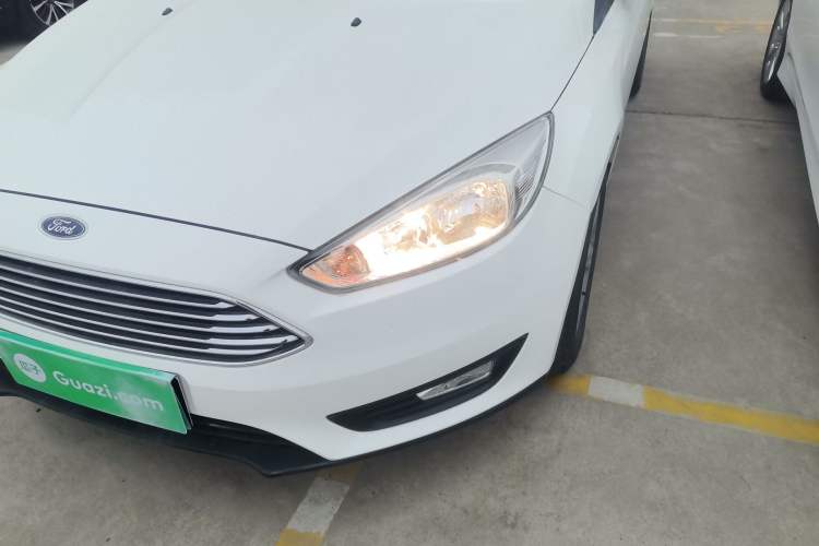 Used Ford Focus 2017 Sedan 1.6L Automatic Comfort Plus SmartDrive Edition Left Front Headlight