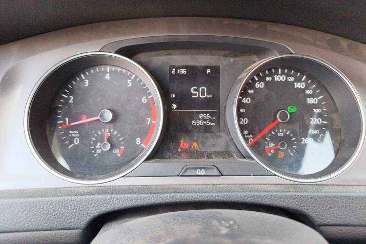 Used Volkswagen Golf 2016 1.6L Automatic Fashion Model
