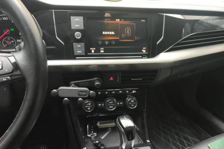 Used Volkswagen Passat 2019 330TSI Elite Edition China VI Audio And AC Panel