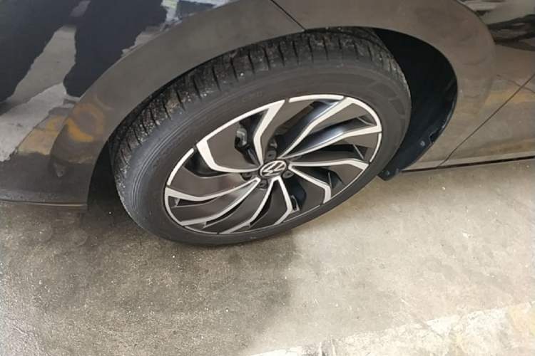 Used Volkswagen Golf 2021 280TSI DSG Pro Left Front Wheel Hub