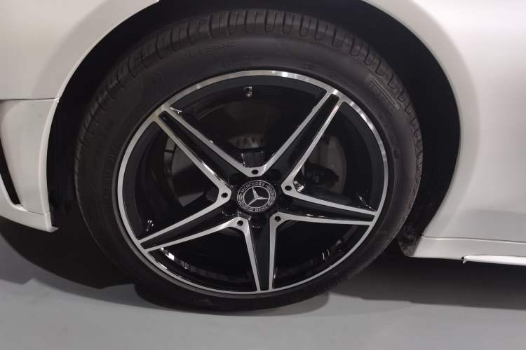 Used Mercedes-Benz C-Class 2020 Restyled C 260 Sport Edition Exterior 4