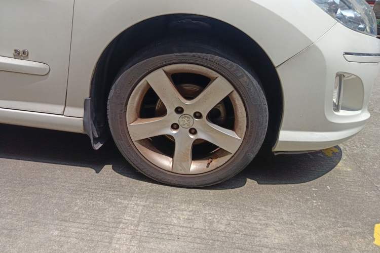 Used Peugeot 408 2013 2.0L Automatic Comfort Edition
