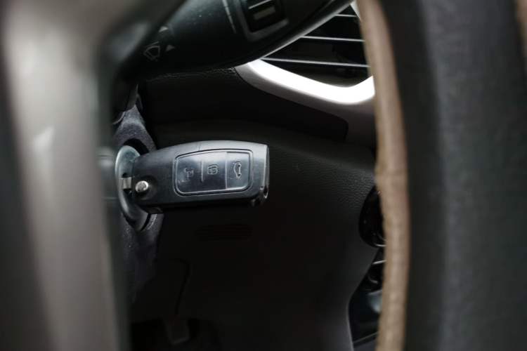 Used Ford EcoSport 2013 1.5L Automatic Fashion Model Vehicle Key