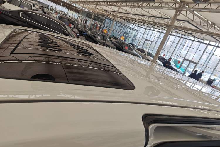 Used Buick GL8 2023 Facelifted Land Cruiser Executive Luxury Version