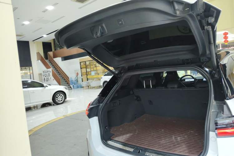 Used Nio ES6 2019 430 km Performance Version Trunk