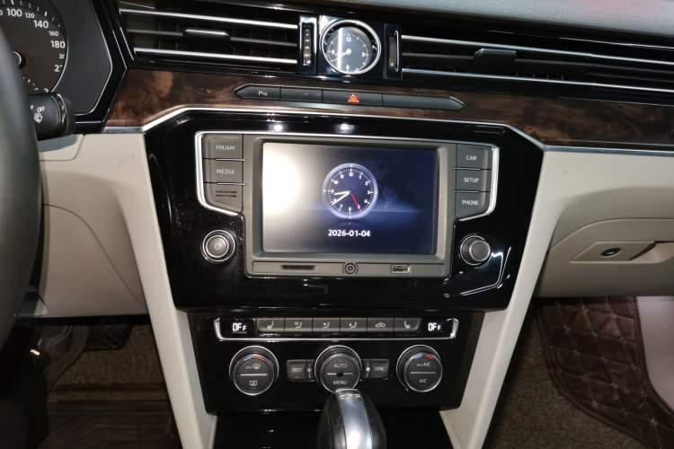 Used Volkswagen Magotan 2017 330TSI DSG Luxury Model
