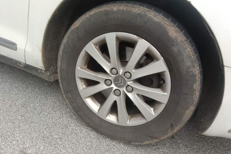 Used Citroen C5 2014 2.0L Automatic Luxury Edition Right Front Wheel Hub