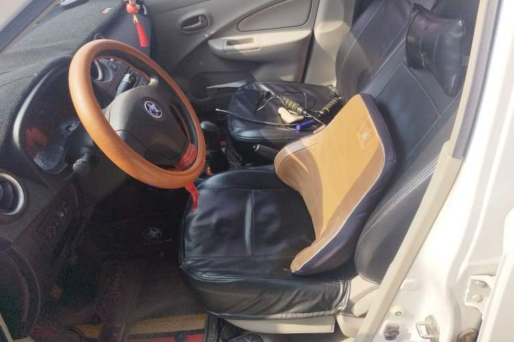 Used Venucia R30 2014 1.2L Manual Luxury Edition