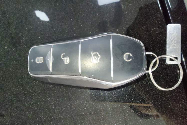 Used BYD Song L EV 2025 Intelligent Driving Version 662 km LiDAR Excellence Edition
