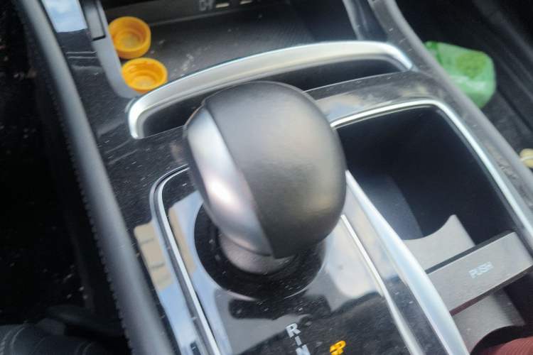 Used GAC Trumpchi GA6 2022 270T Automatic Elite Edition Gear Lever