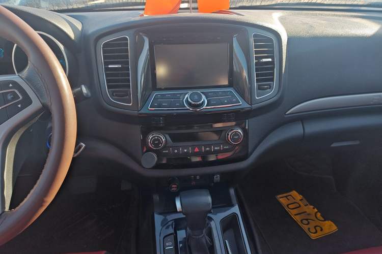 Used Foton Savana 2017 2.8T Automatic 2WD Diesel Luxury 7-Seater
