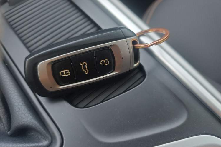 Used Geely Auto Vision X6 2019 1.4T CVT 4G Connected Luxury Version China VI Standard Vehicle Key