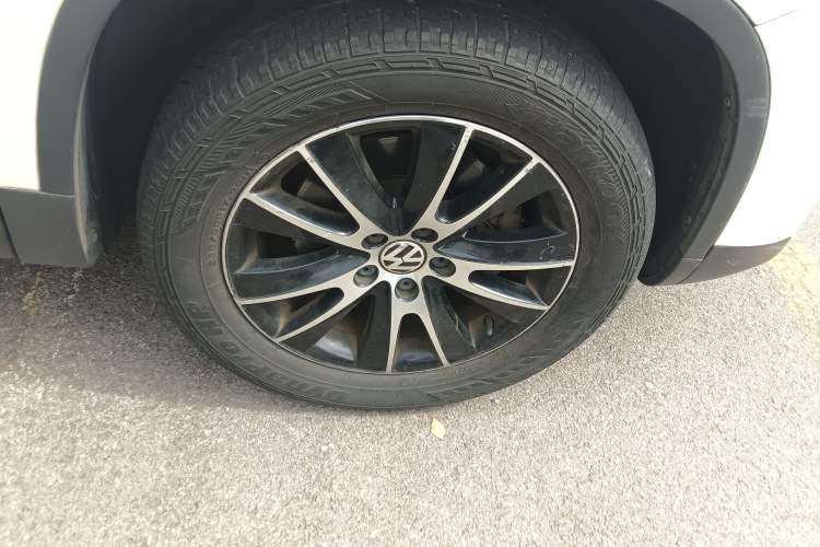 Used Volkswagen Tiguan 2015 1.8TSI Automatic Two-Wheel Drive Luxury Model
