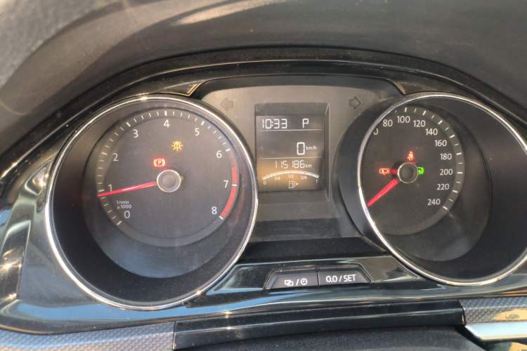 Used Volkswagen C-TREK 2017 1.6L Automatic Luxury Model Odometer Close Up